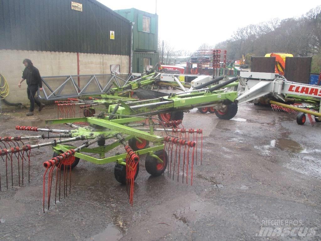 CLAAS Liner 3000 Obraceče a shrabovače sena