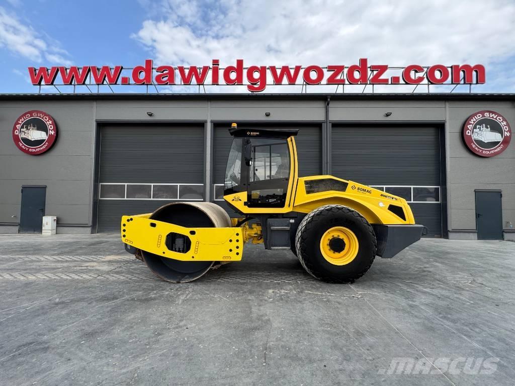 Bomag BW213D-5 Tahačové válce