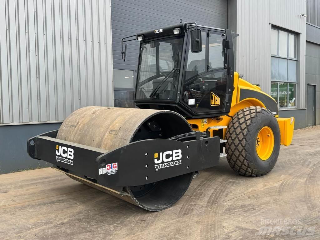 JCB VM166D Tahačové válce