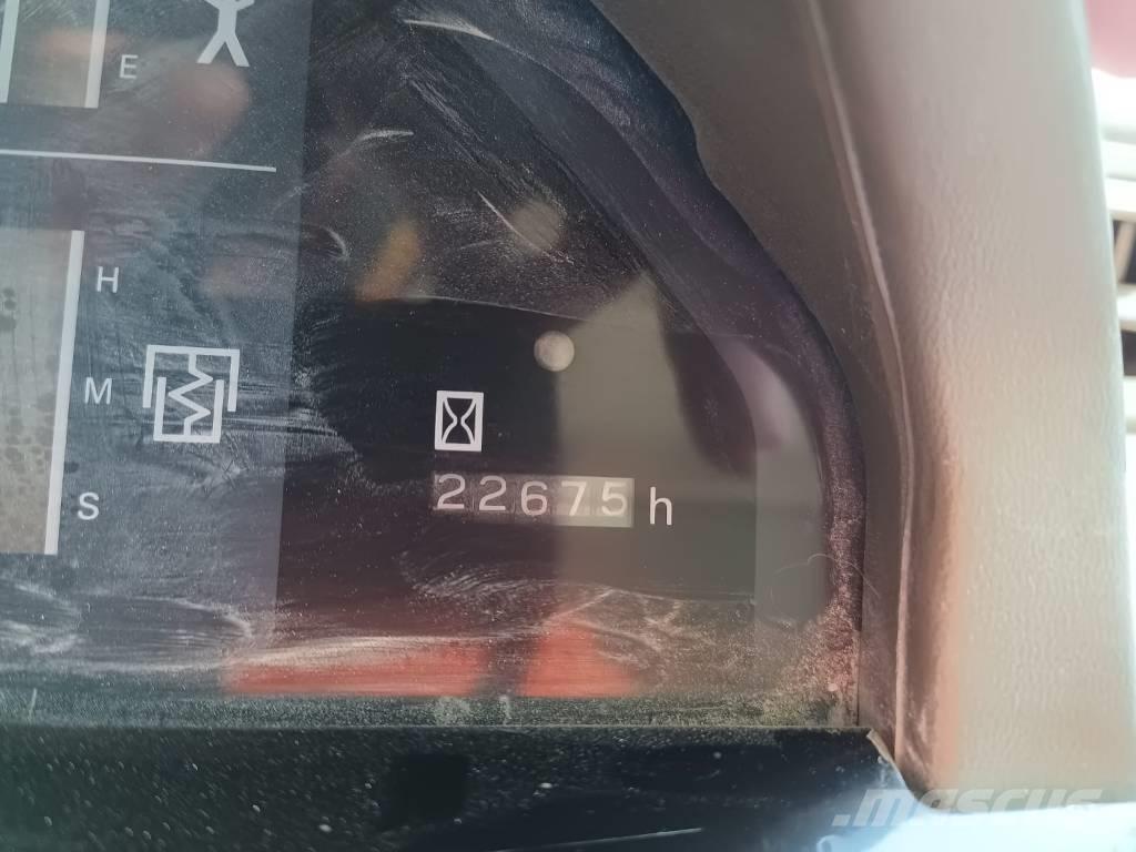 Komatsu HD 605-5 Pevné dempry