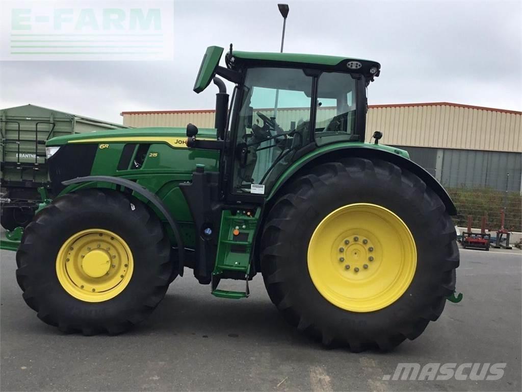 John Deere 6R215 Traktory