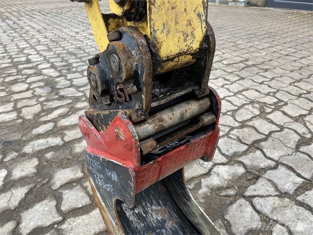 Yanmar VIO12 Kolová rýpadla