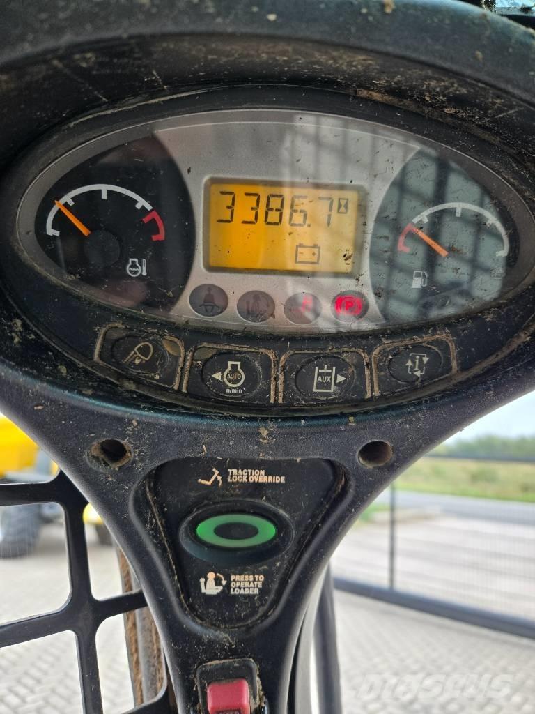 Bobcat S 450 Smykem řízené nakladače