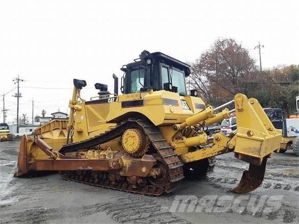 CAT D8T Pásové dozery