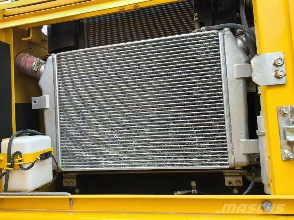 Komatsu PC 350 LC Pásová rýpadla