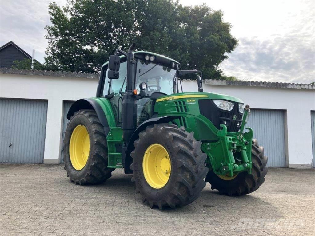 John Deere 6120M Traktory