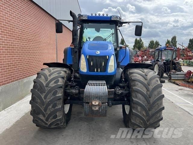 New Holland TVT190 Traktory