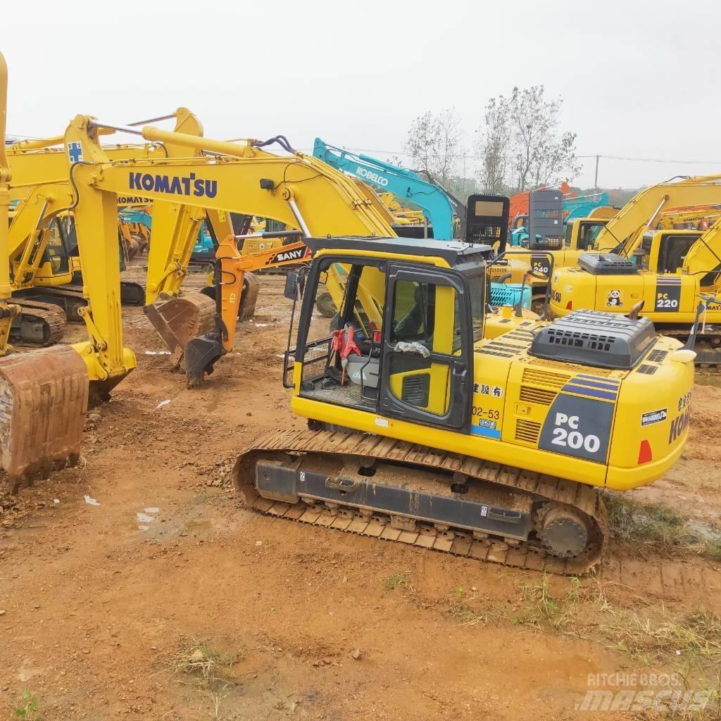 Komatsu PC200-8 Pásová rýpadla
