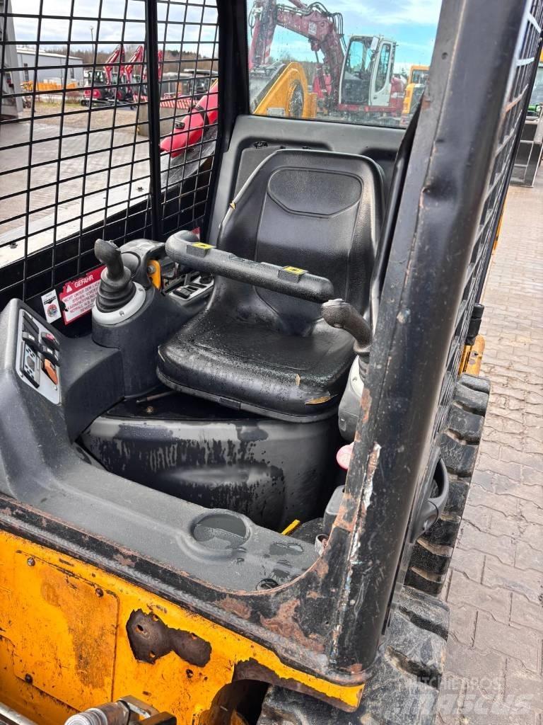 JCB 170 Smykem řízené nakladače