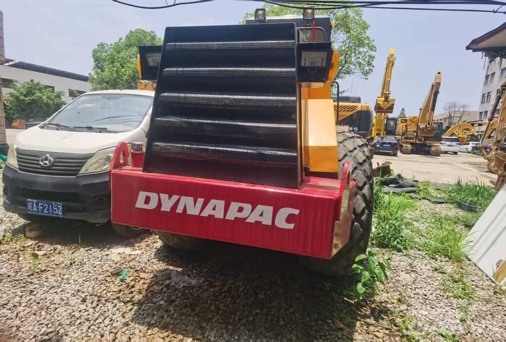 Dynapac ca251d Tahačové válce