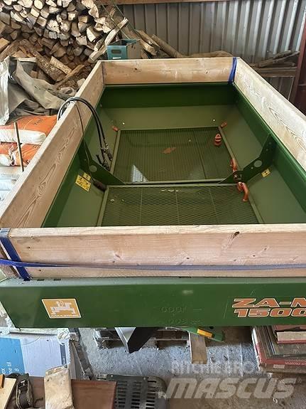Amazone ZA-M 1500 Rozmetadlo minerálních hnojiv