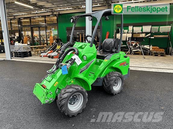 Avant 520 Smykem řízené nakladače