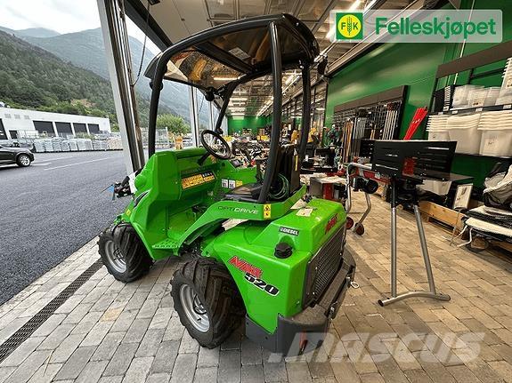 Avant 520 Smykem řízené nakladače