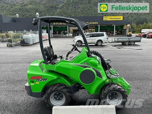 Avant 520 Smykem řízené nakladače