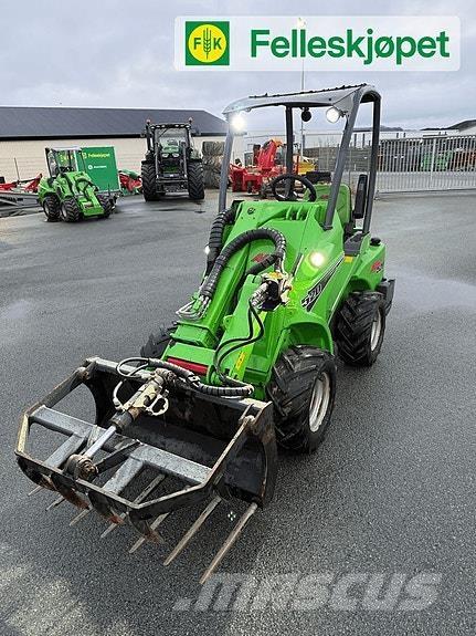 Avant 520 Smykem řízené nakladače