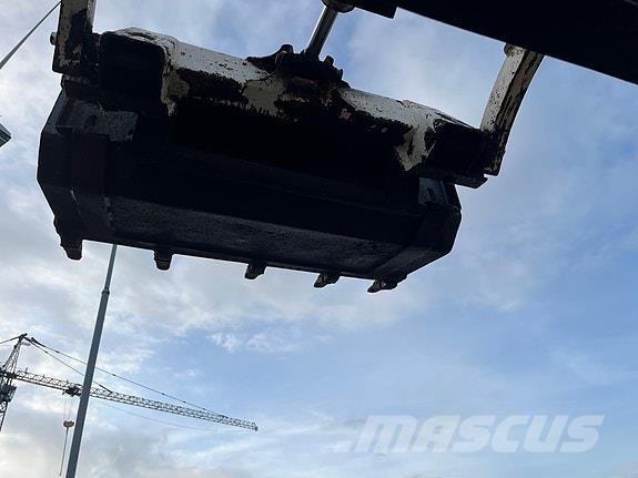 Bobcat 543B Smykem řízené nakladače