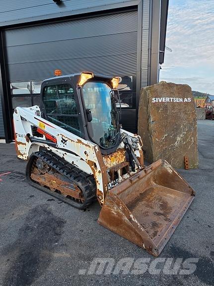 Bobcat T450 Smykem řízené nakladače