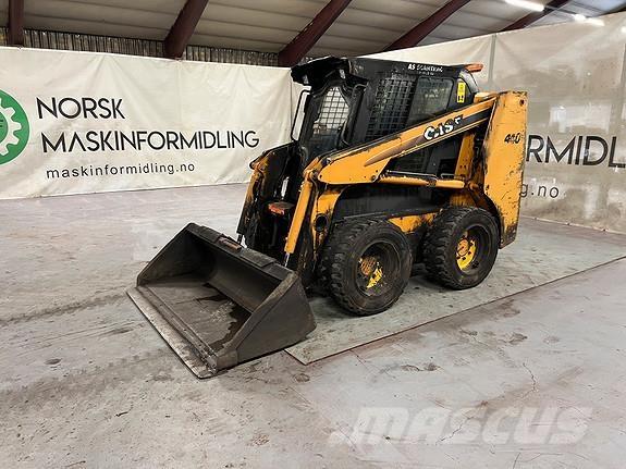 CASE 440 Smykem řízené nakladače
