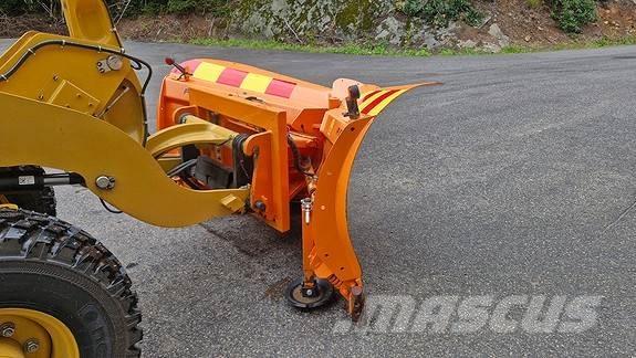 CAT 906 Kolové nakladače