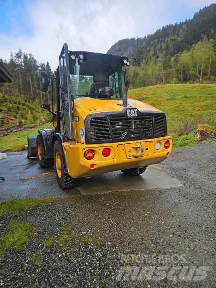 CAT 906-HF Kolové nakladače