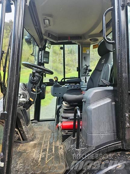 CAT 906-HF Kolové nakladače