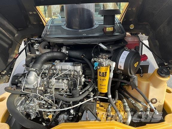 CAT 906H Kolové nakladače