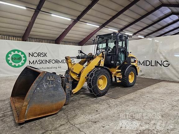 CAT 908M Kolové nakladače