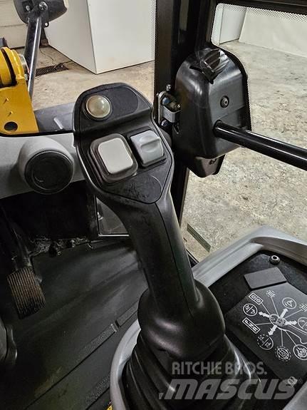CAT 908M Kolové nakladače