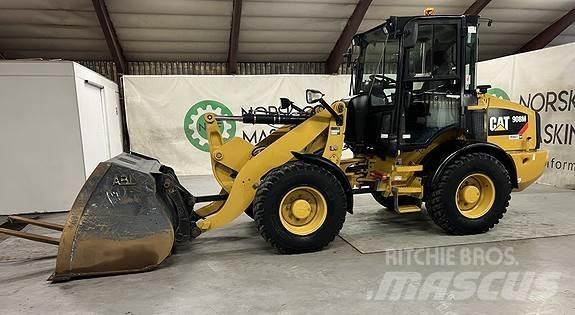 CAT 908M Kolové nakladače
