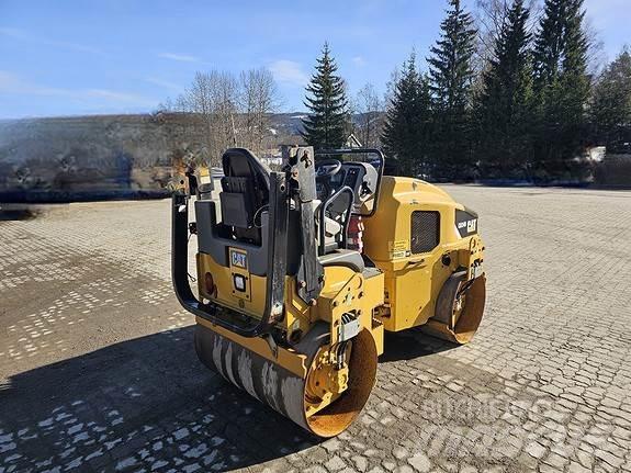 CAT CB24B Finišery