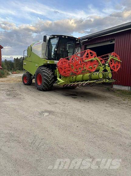 CLAAS Avero 240 Sklízecí mlátičky