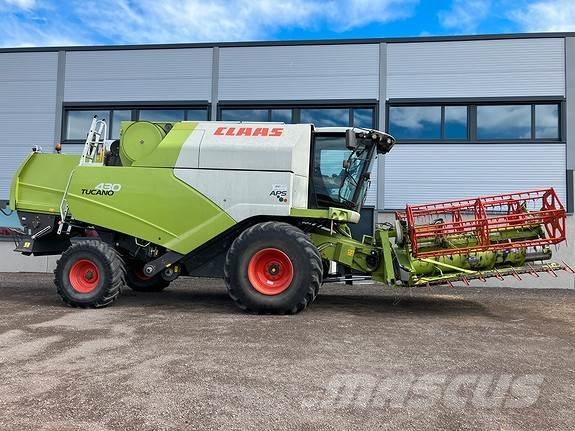 CLAAS Tucano 430 Sklízecí mlátičky