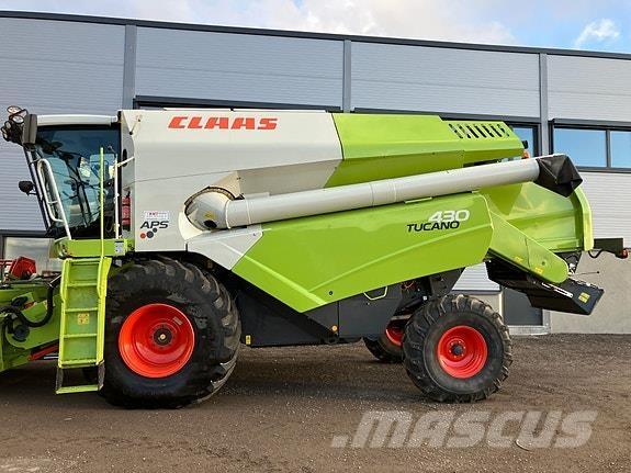 CLAAS Tucano 430 Sklízecí mlátičky