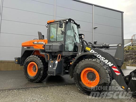 Doosan DL250-7 Kolové nakladače