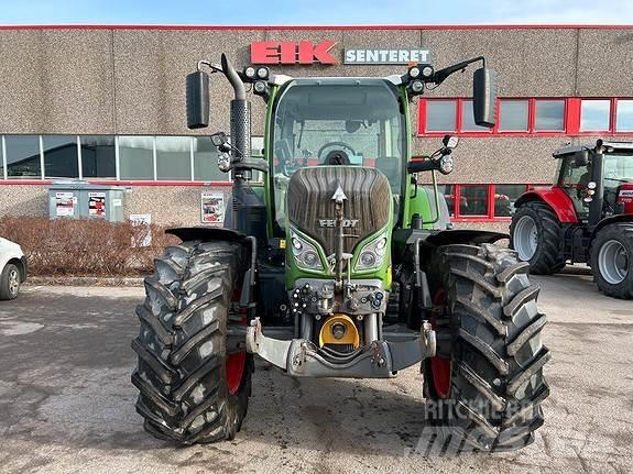 Fendt 516 Profi+ Traktory