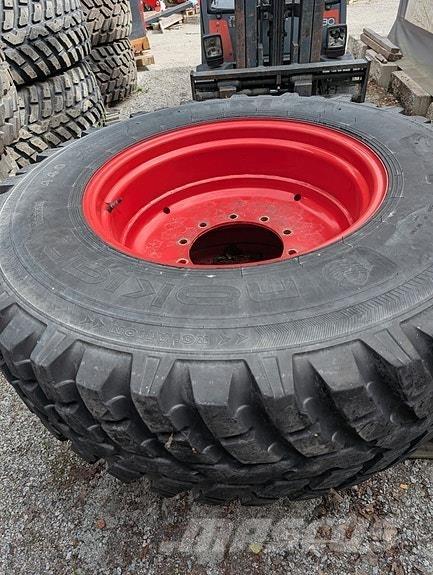  Fendt. 700 serie Pneumatiky, kola a ráfky