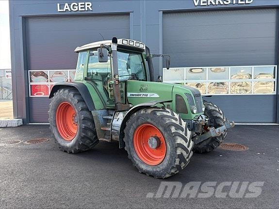 Fendt 712 Favorit Traktory