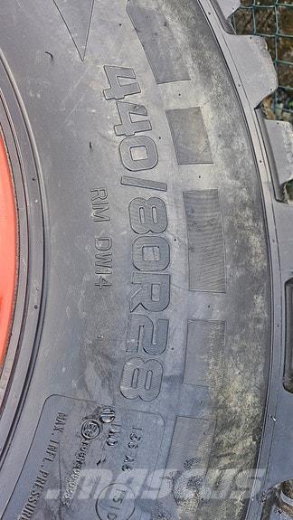 Fendt 724 Vario Traktory