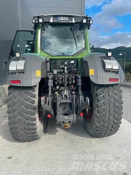Fendt 828 Vario Traktory