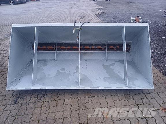 Globus GSK 1600 Sypače písku a soli