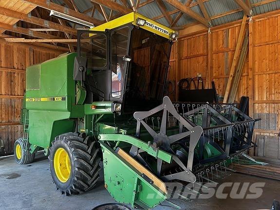 John Deere 1032 Sklízecí mlátičky