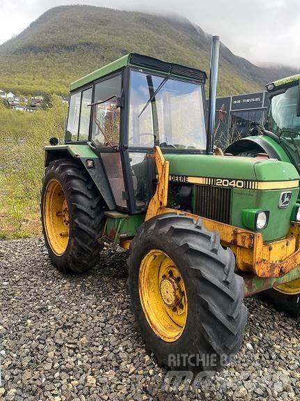 John Deere 2040 Traktory