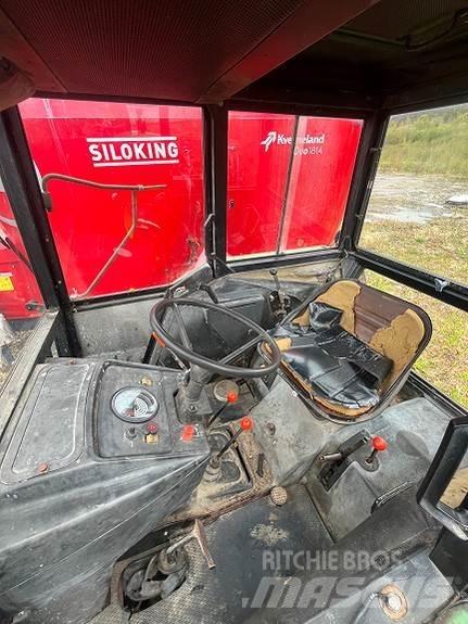 John Deere 2040 Traktory