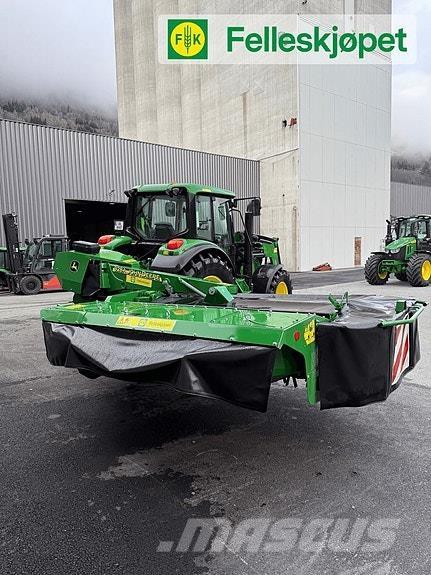 John Deere 328A Stroje na sklizeň pícnin-příslušenství