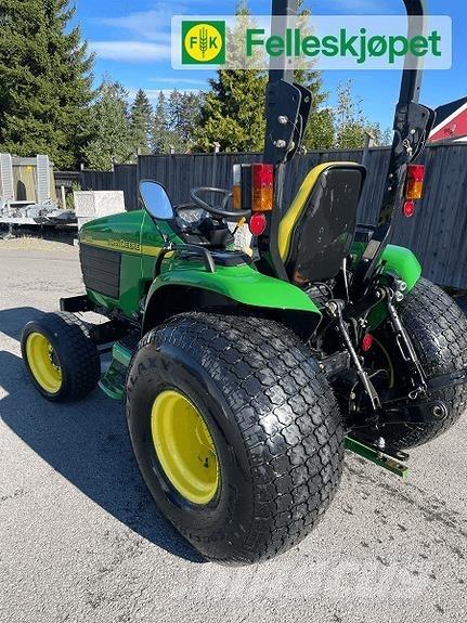 John Deere 4410 Traktory