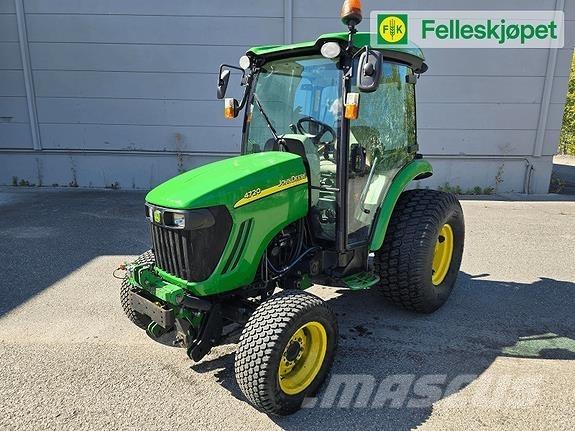 John Deere 4720 Traktory