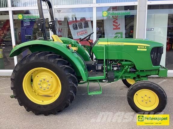 John Deere 5055E Traktory