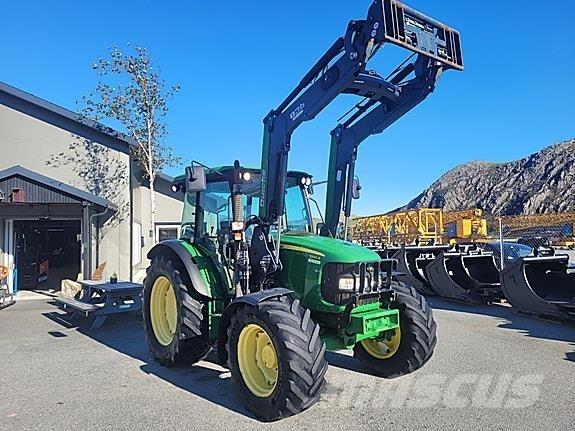 John Deere 5100 R Traktory