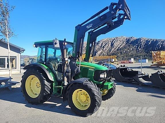 John Deere 5100 R Traktory