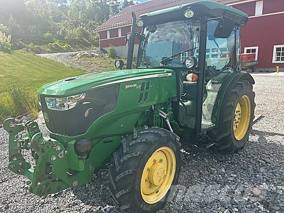 John Deere 5100GF Traktory